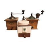 Set of 3 old vintage Peugeot coffee grinders. deco Cuisne Vintage restaurant
