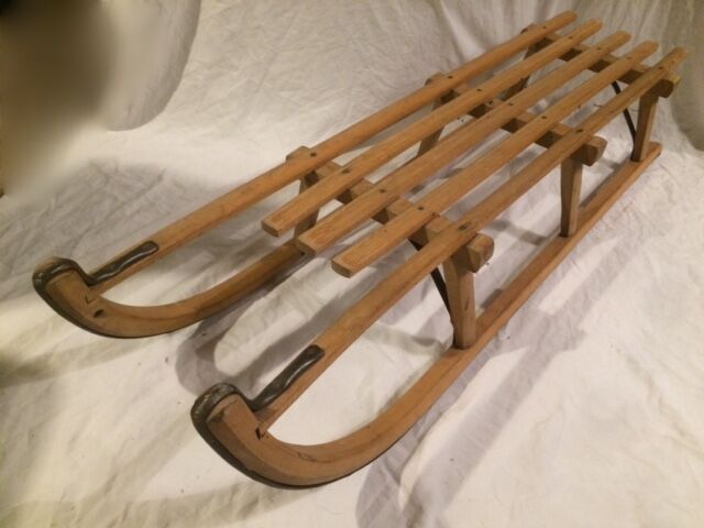 Vintage wooden sledge for 1 to 2 people