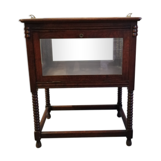 DESSERT BAR / LIQUEUR CELLAR