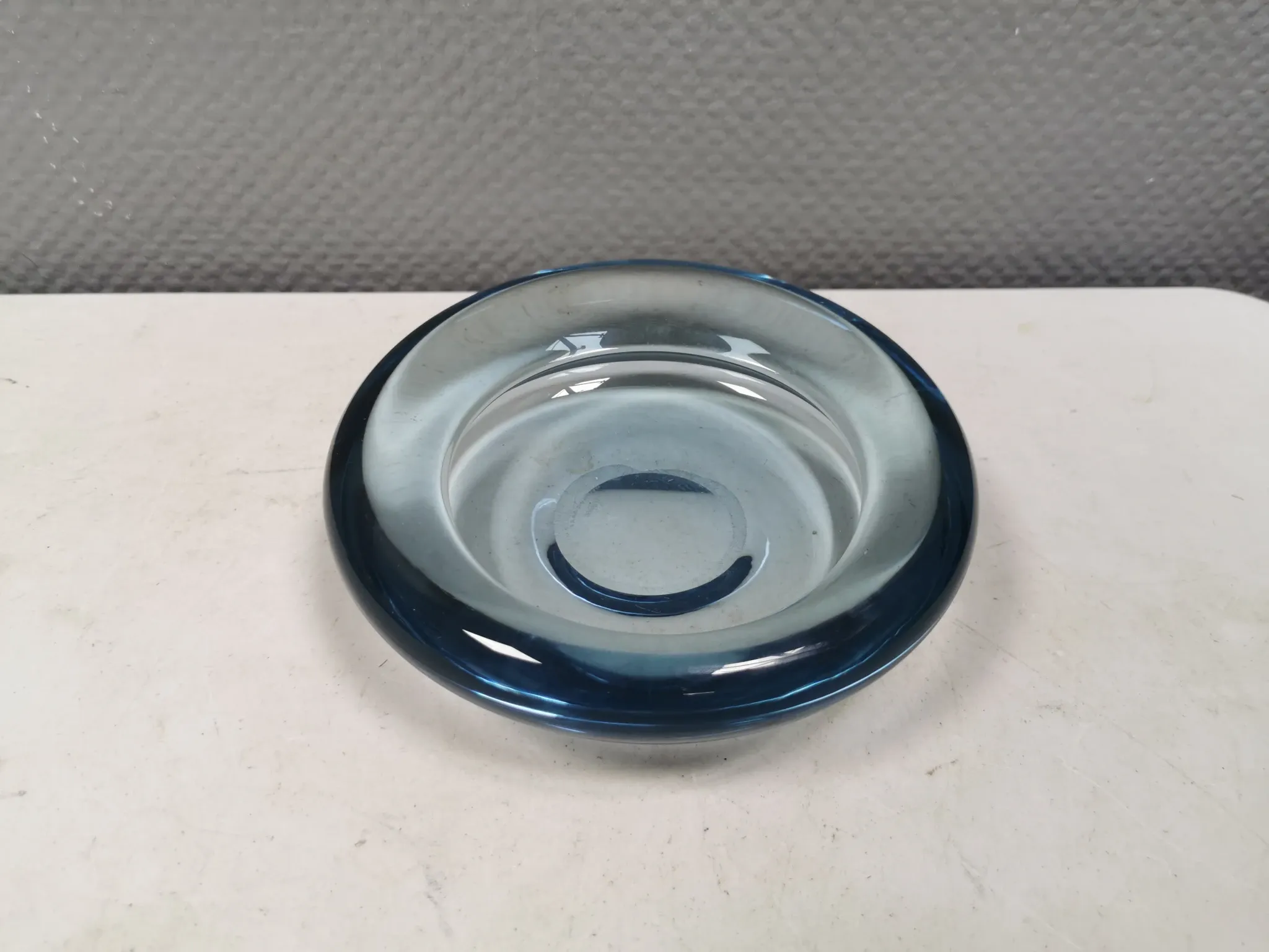A Holmegaard cigar ashtray from the 1960s. Designed by Per Lütken (PL)
