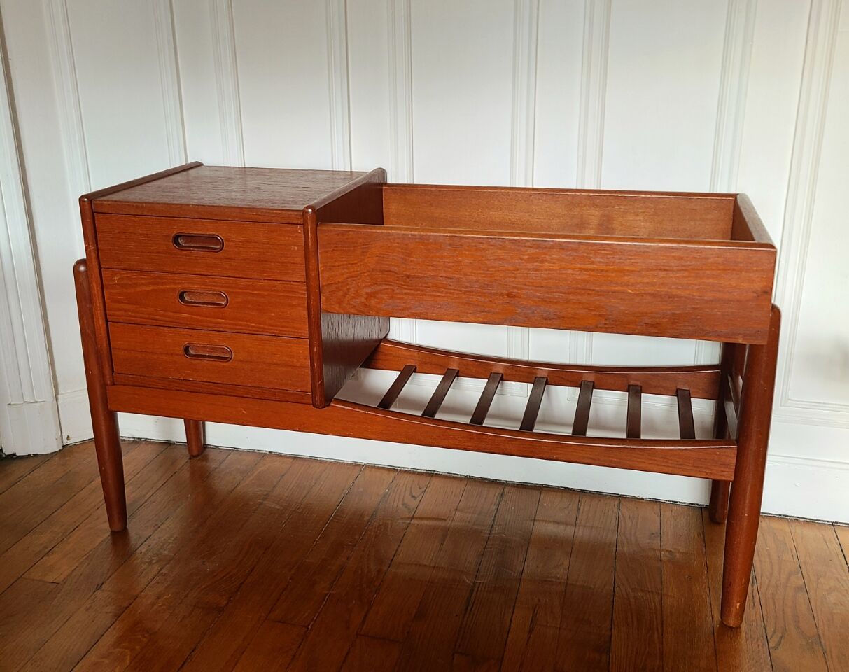 Scandinavian teak planter by Arne Wahl Iversen