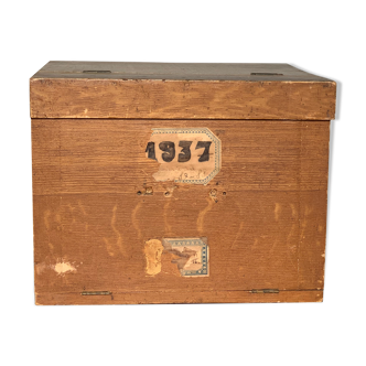 Wooden archive box 1937