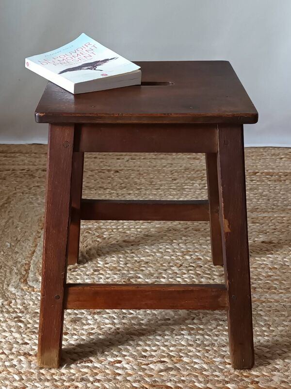 Tabouret campagnard en bois ancien