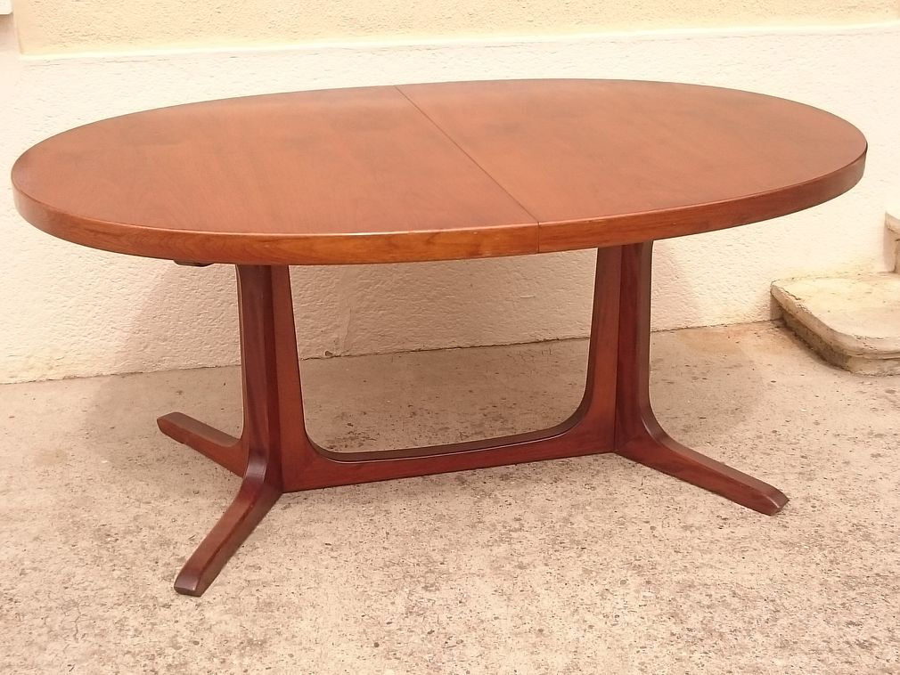 Baumann rosewood table 10/12 guests