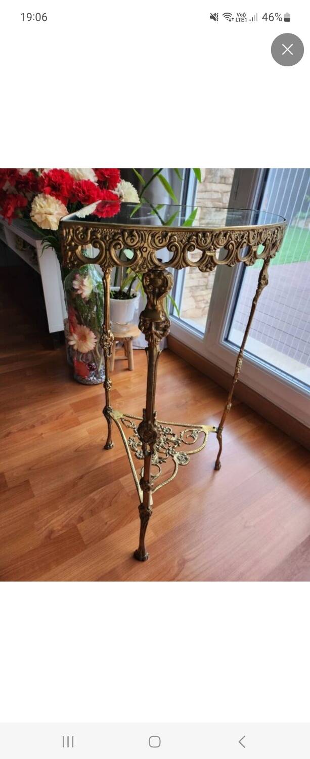 Bronze corner console