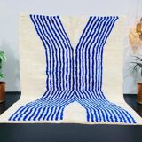 Traditional handmade pure wool rug, size 150 x 250 cm