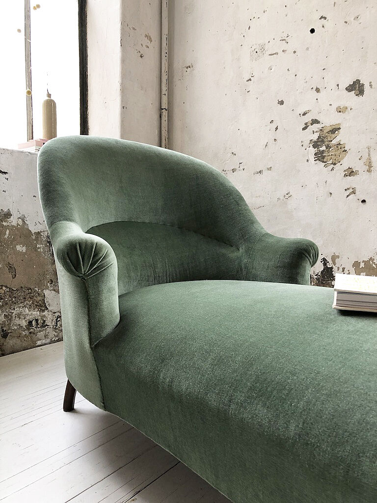 Meridian Napoleon III green velvet