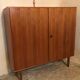 Buffet sur pieds placage de noyer blond