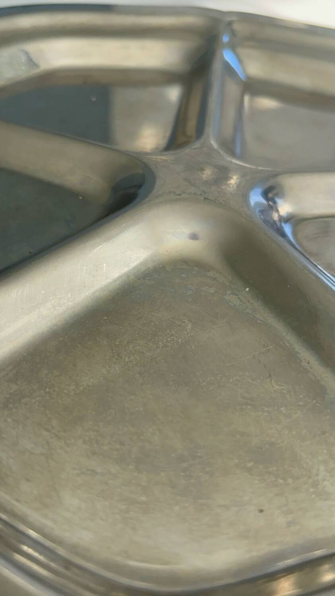 Plateau rond compartimenté en inox – Plateau de service vintage design