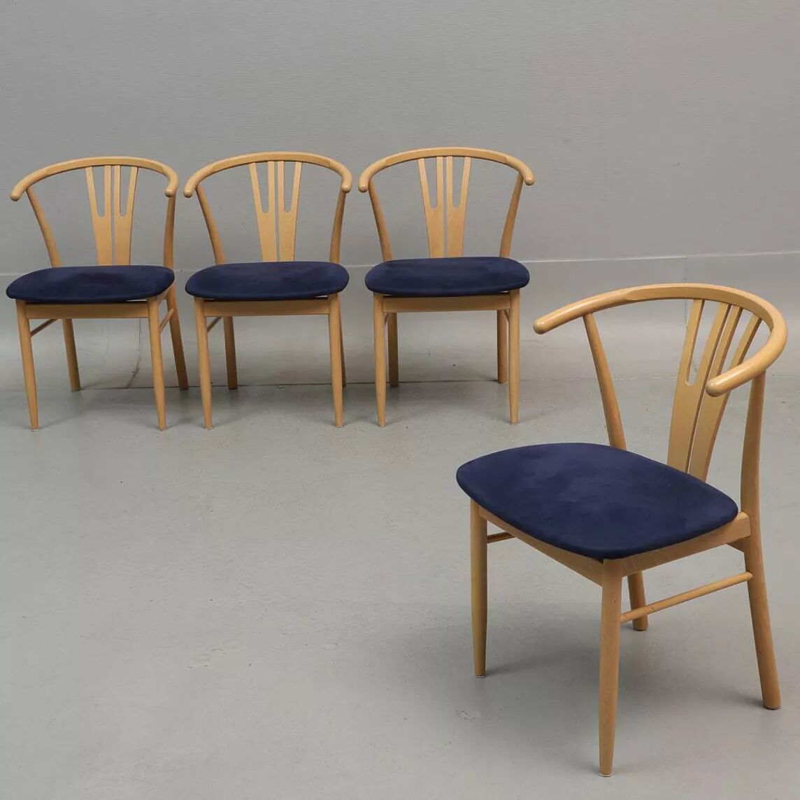Vega vintage chair Reydeberg in blue alcantara and oak, 1990s
