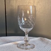 2 antique Baccarat crystal wine glasses, scale pattern, 20s/30s