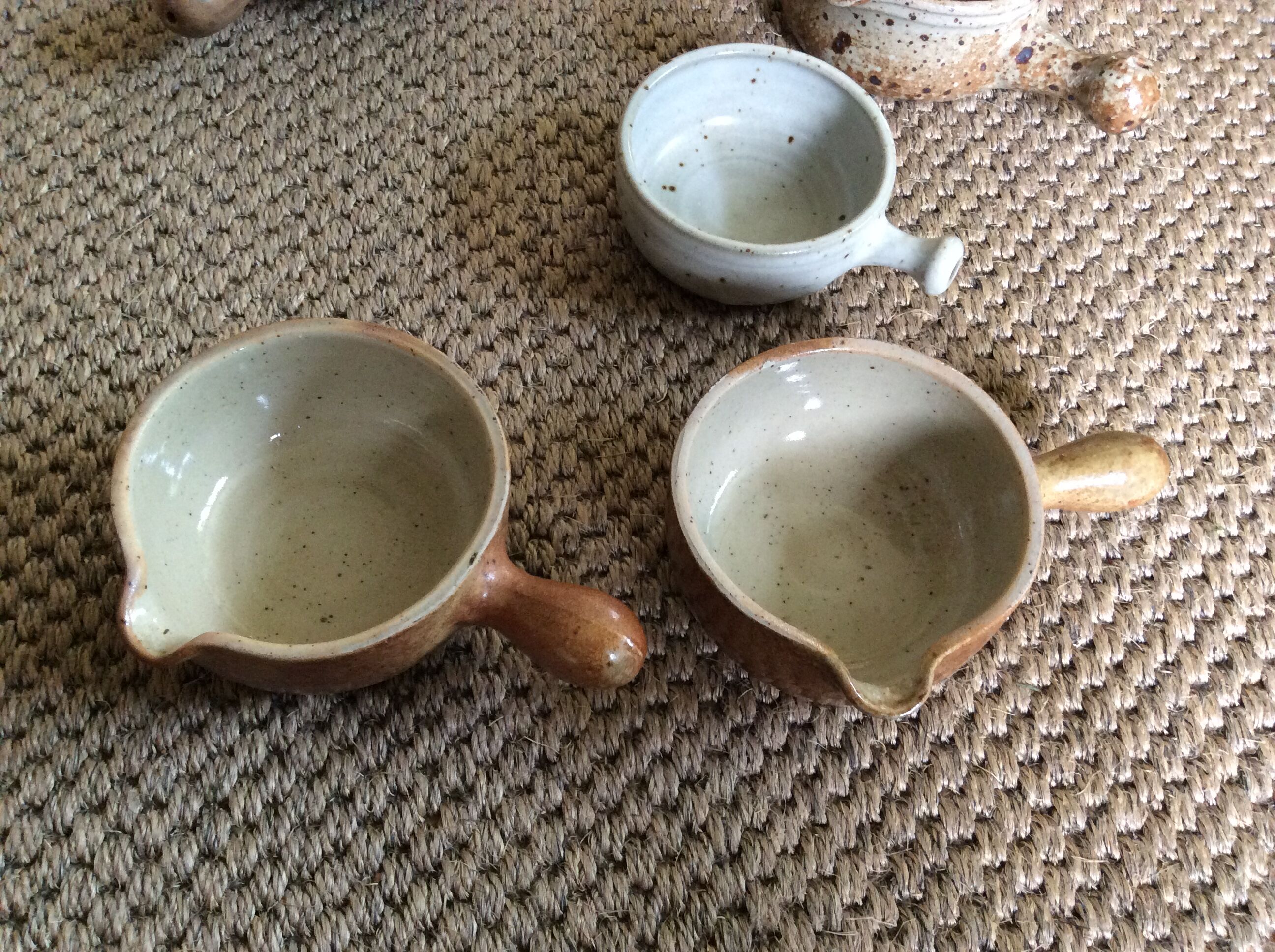 Set of 5 sandstone ramekins