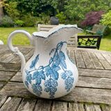 Onnaig pitcher or jug