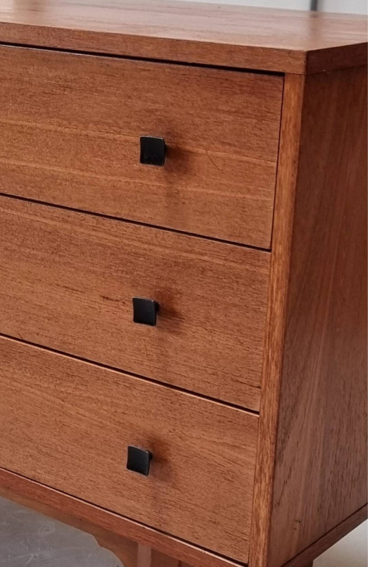 Mid-century drawer cabinet