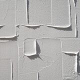 Lot de deux tableaux abstraits monochromes noir et blanc