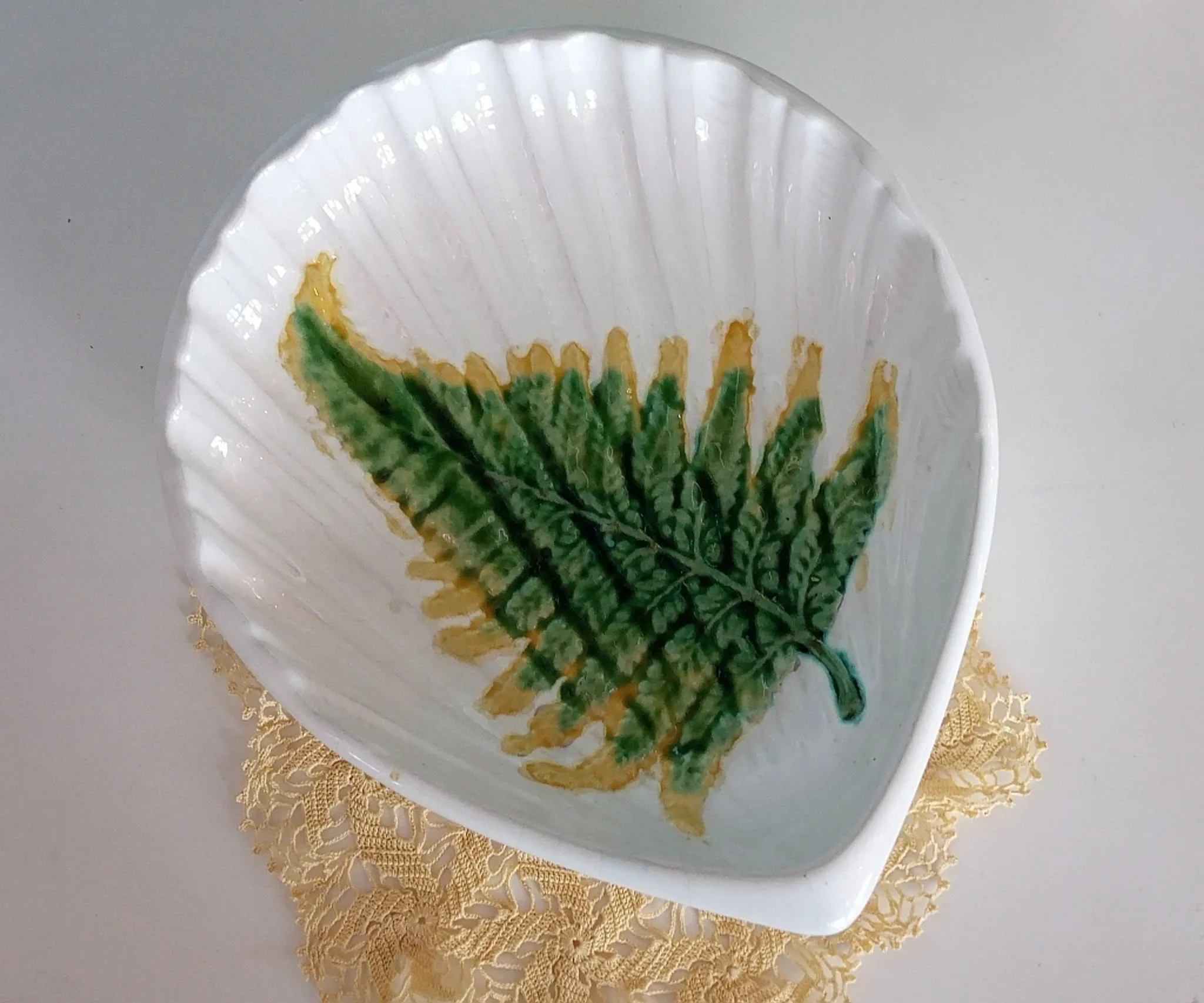 Vintage Portuguese Majolica Shell Dish with Fern Leaf