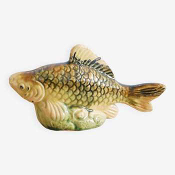 Petite figurine de poisson en faïence