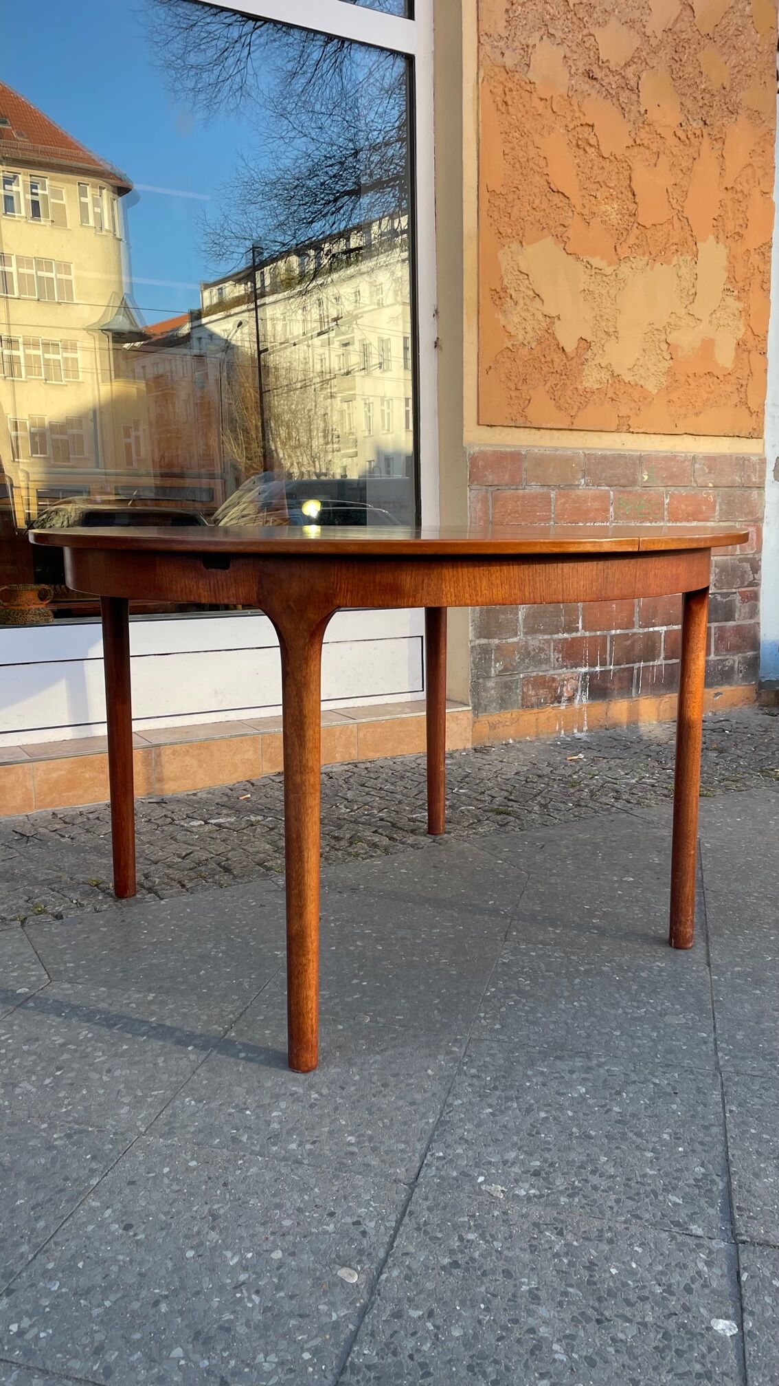 Round Extendable Dining Table McIntosh Edition 1960s Rosewood