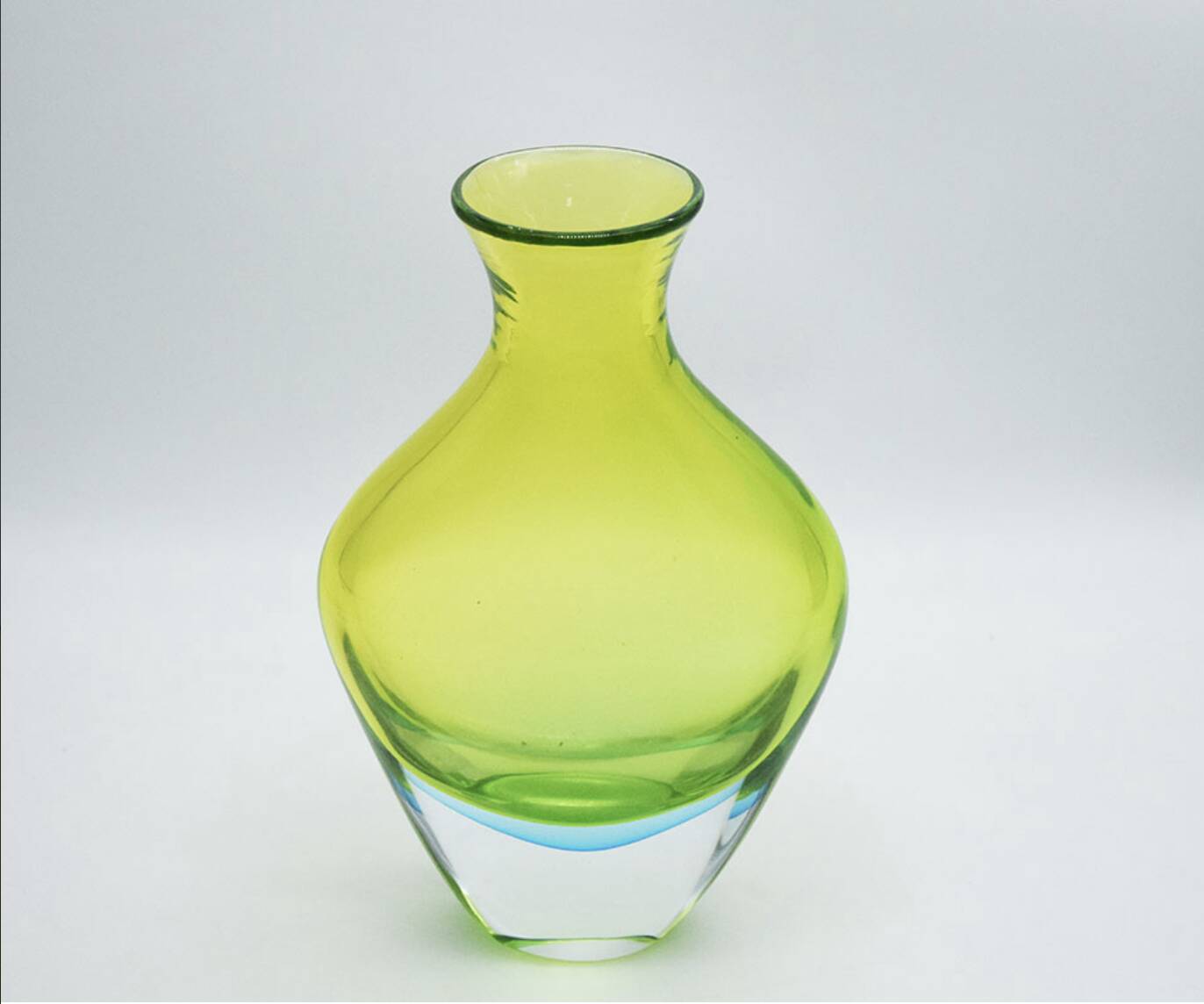 Flavio Poli for Seguso Vetri D’arte Large Sommerso Vase from the 1960s