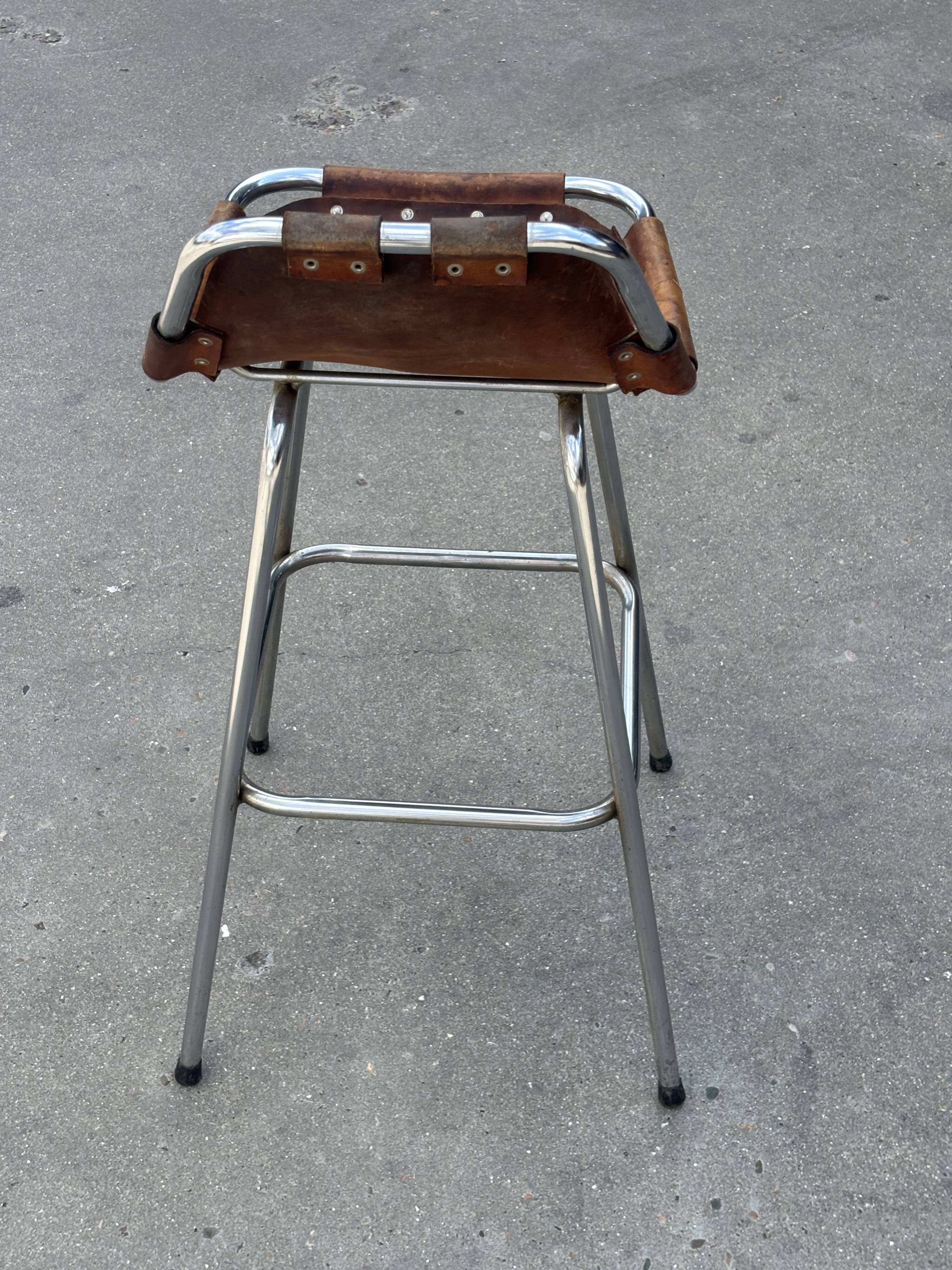 Tabouret de bar vintage Dal Vera sélectionné par Charlotte Perriand design 'Les Arcs'