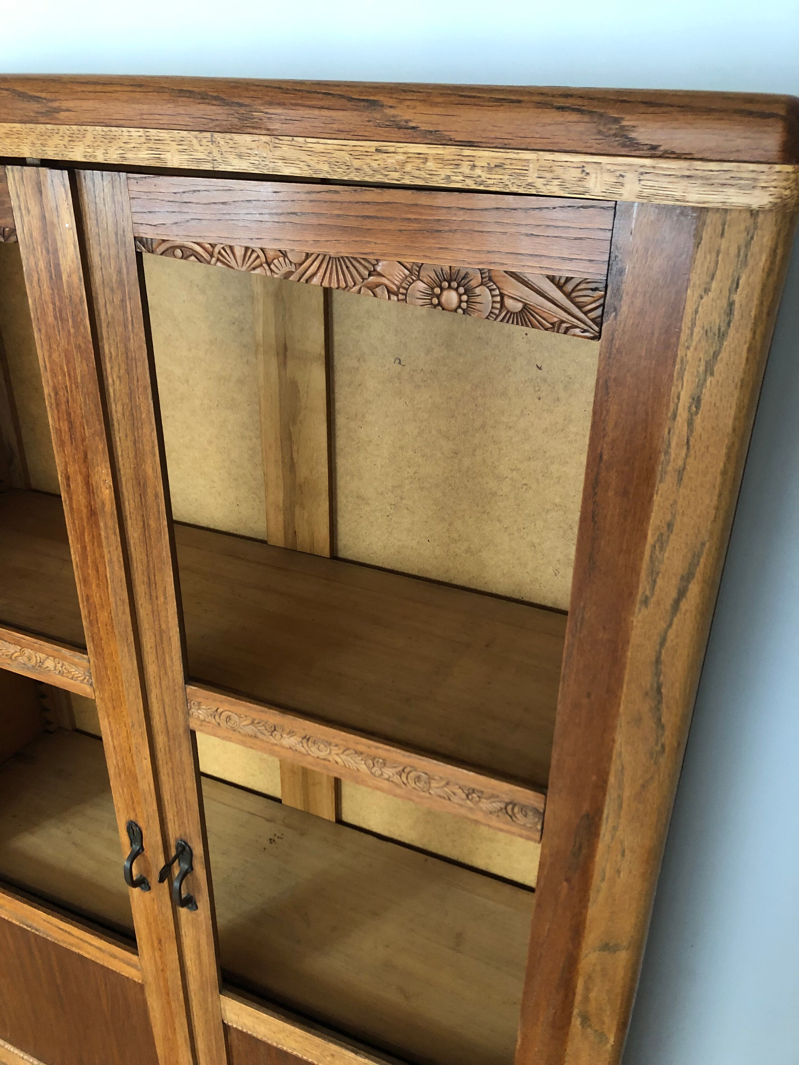 Glass cabinet