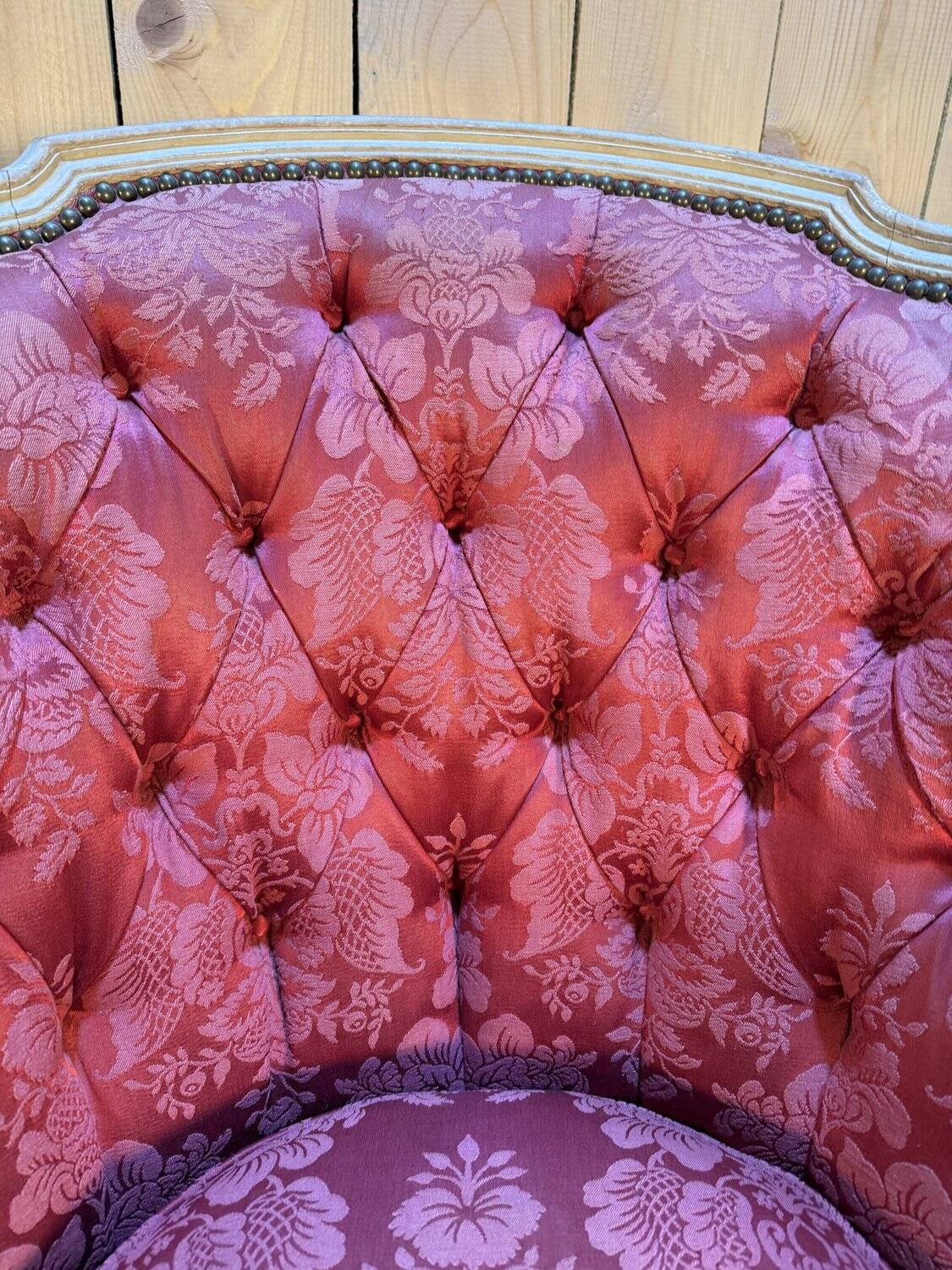 Pair of gondola armchairs in Louis XV style with highlighted wood.