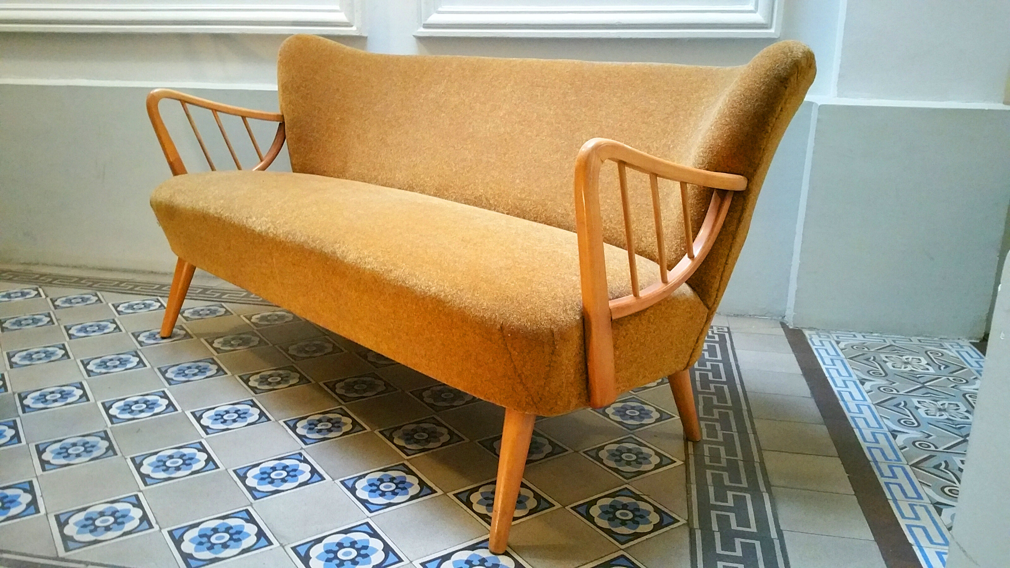 Sofa sofa Danish Scandinavian organic vintage 50/60s golden yellow