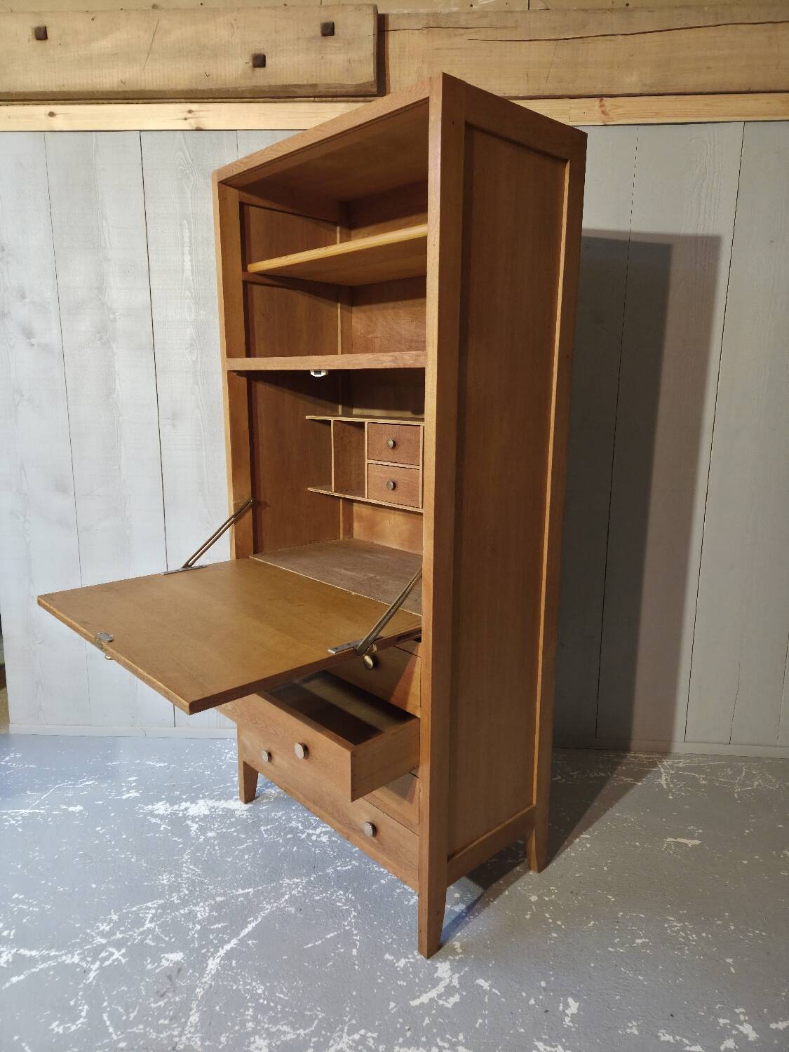 Oak secretary
