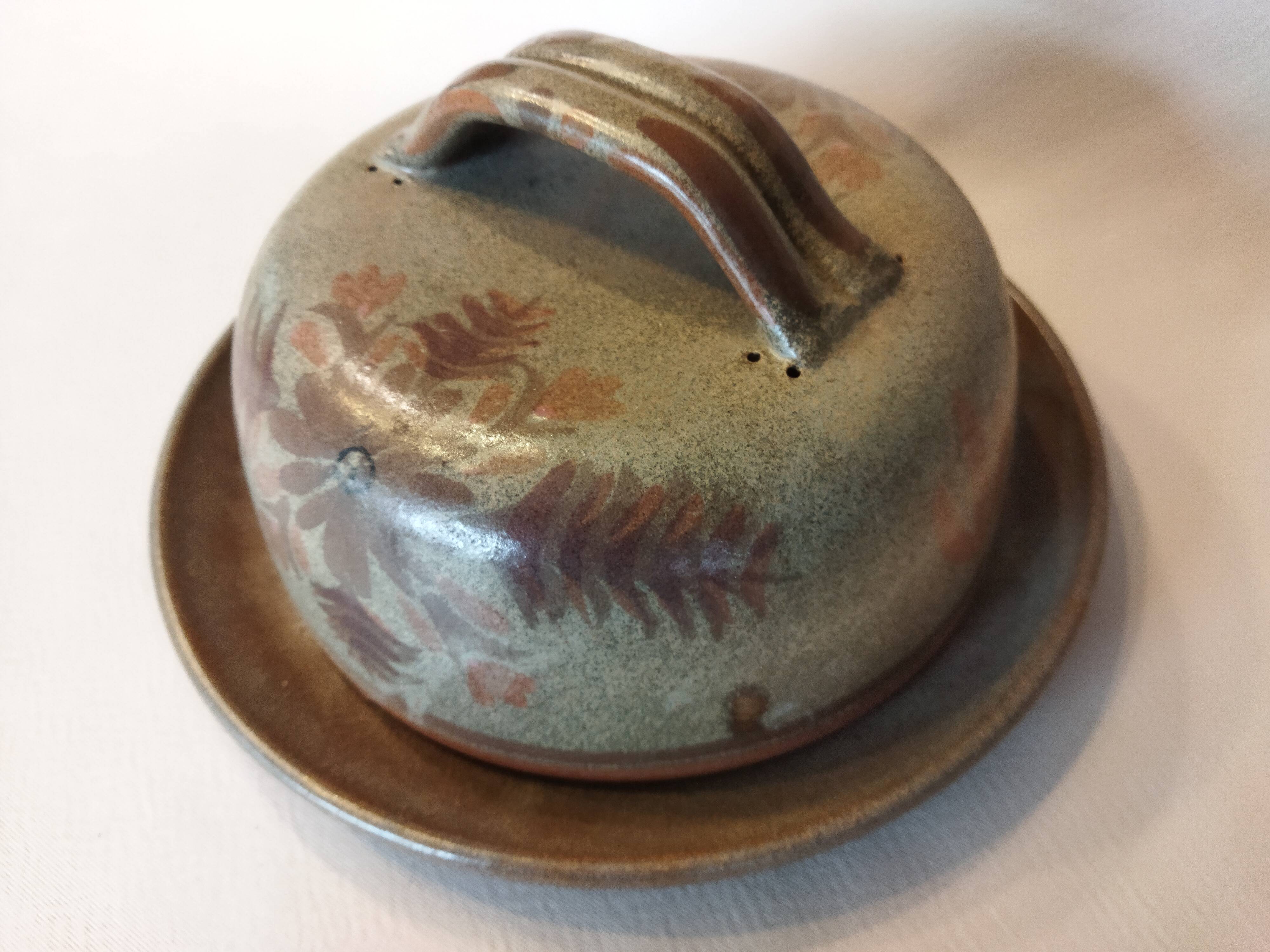 Keraluc Quimper sandstone cheese bell