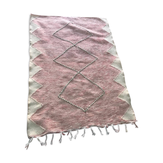 Traditional Moroccan rug in pink and white wool