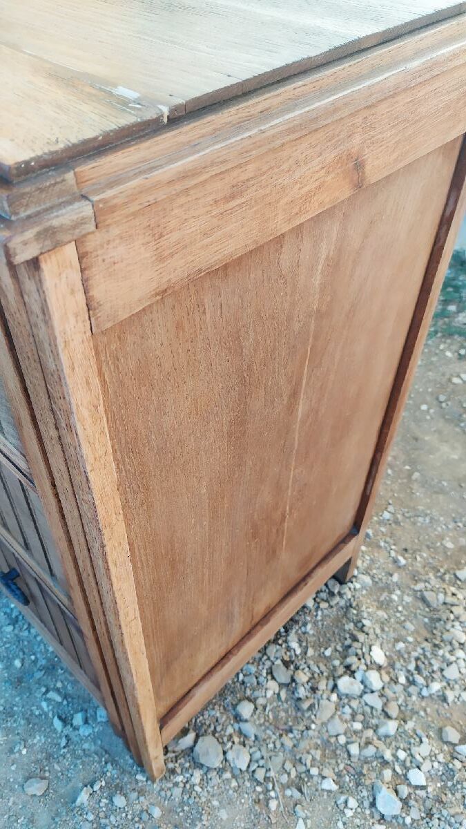 Antique chest of drawers