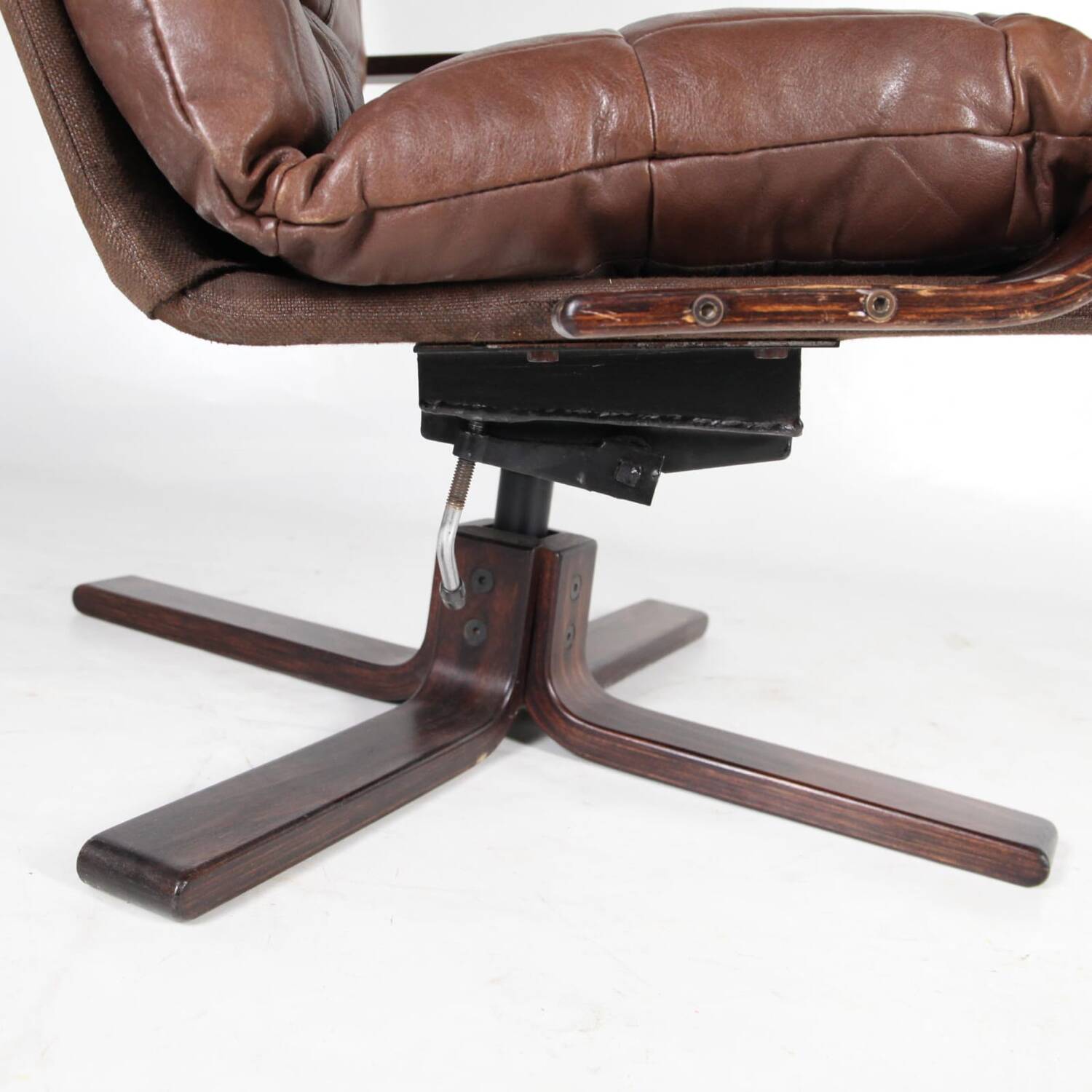 Fauteuil vintage en bois et cuir
