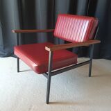 Fauteuil vintage en skaï bordeaux, bois et métal noir