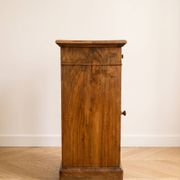 Table de chevet ancienne en bois ciré