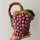 Pichet - carafe vintage en barbotine en forme de raisin