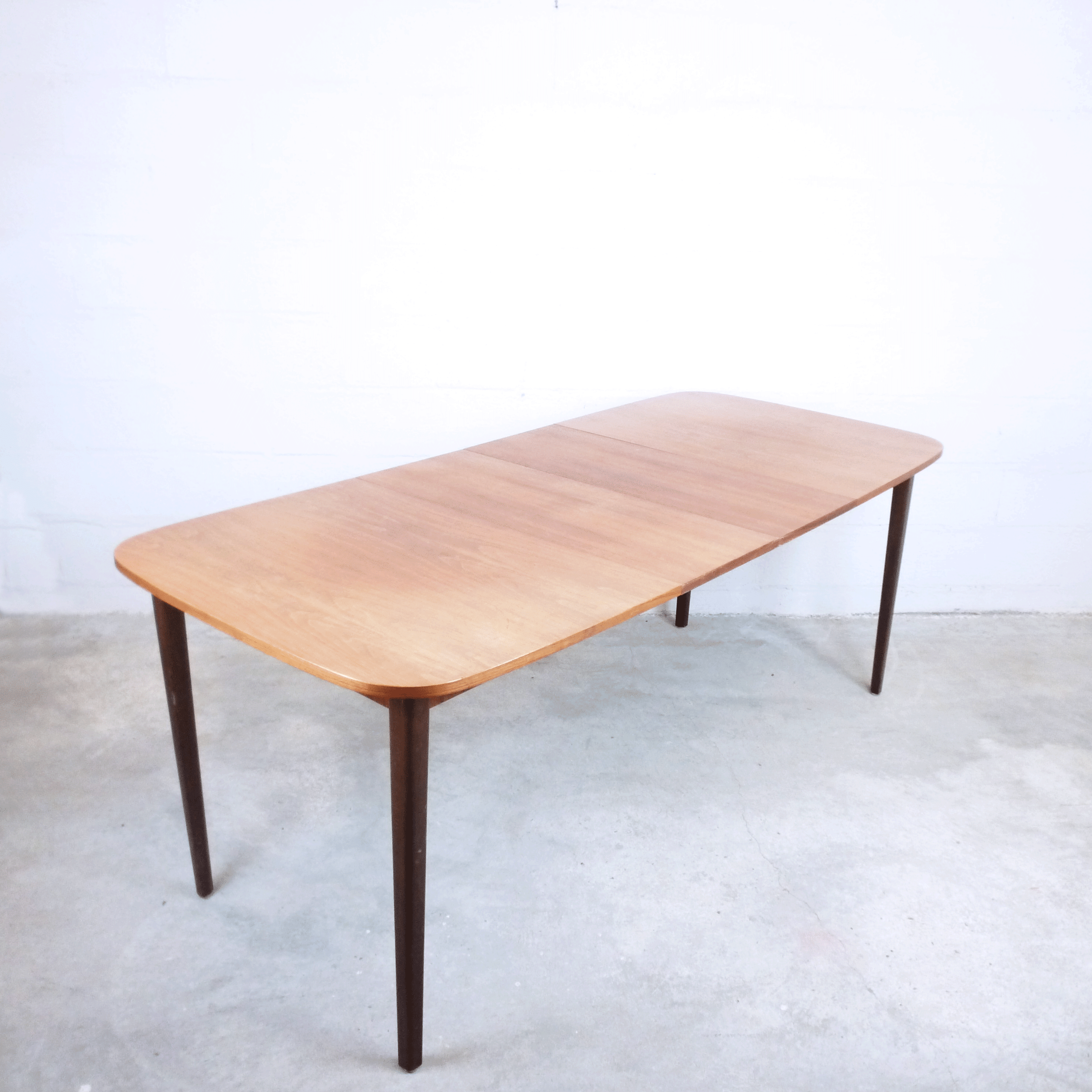 Table of extensible teak dining