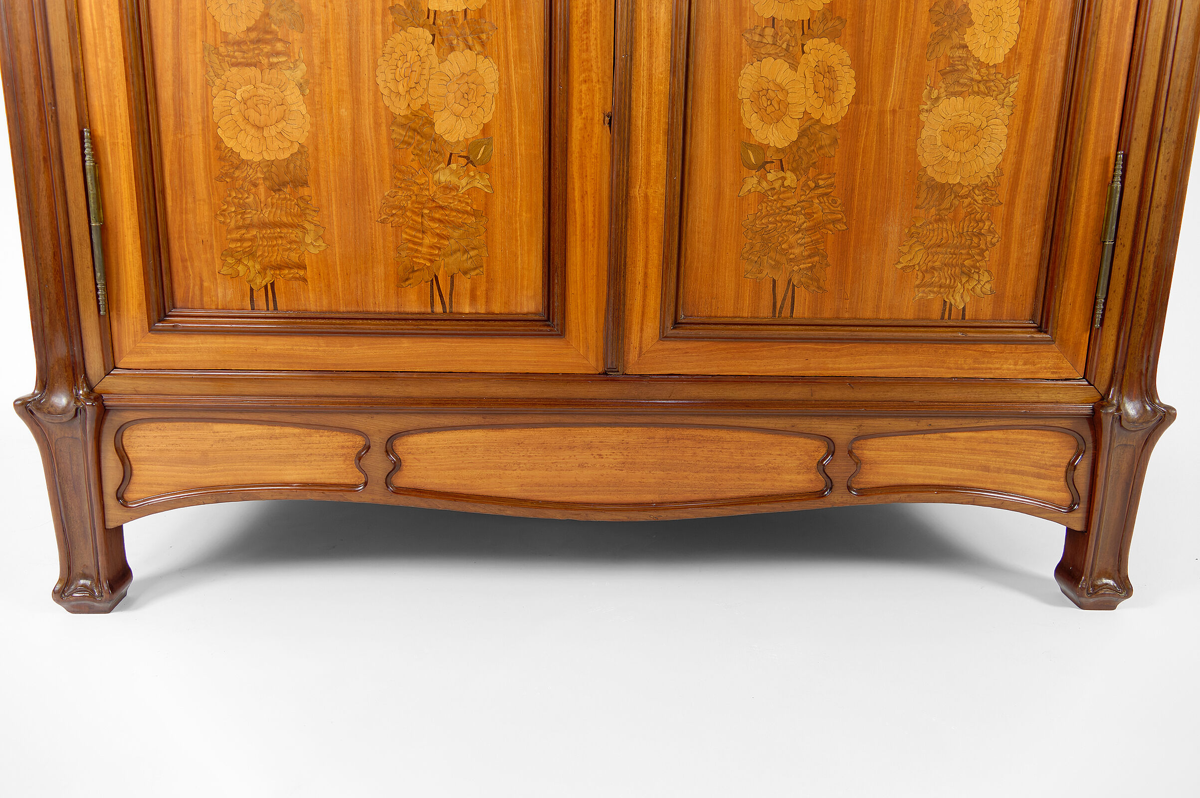 Mahogany inlaid Art Nouveau cabinet, France, circa 1900