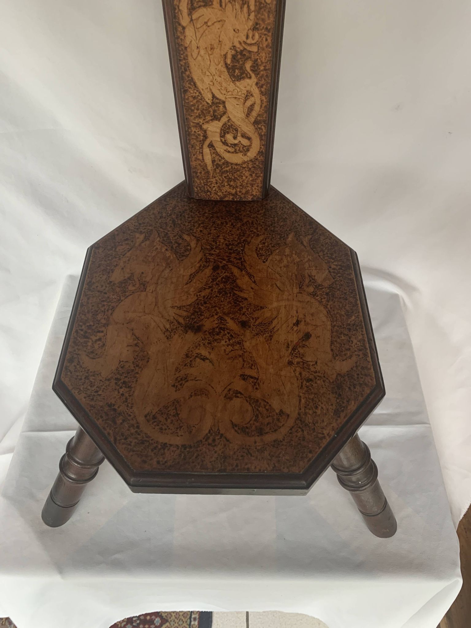 Tripod wooden chair