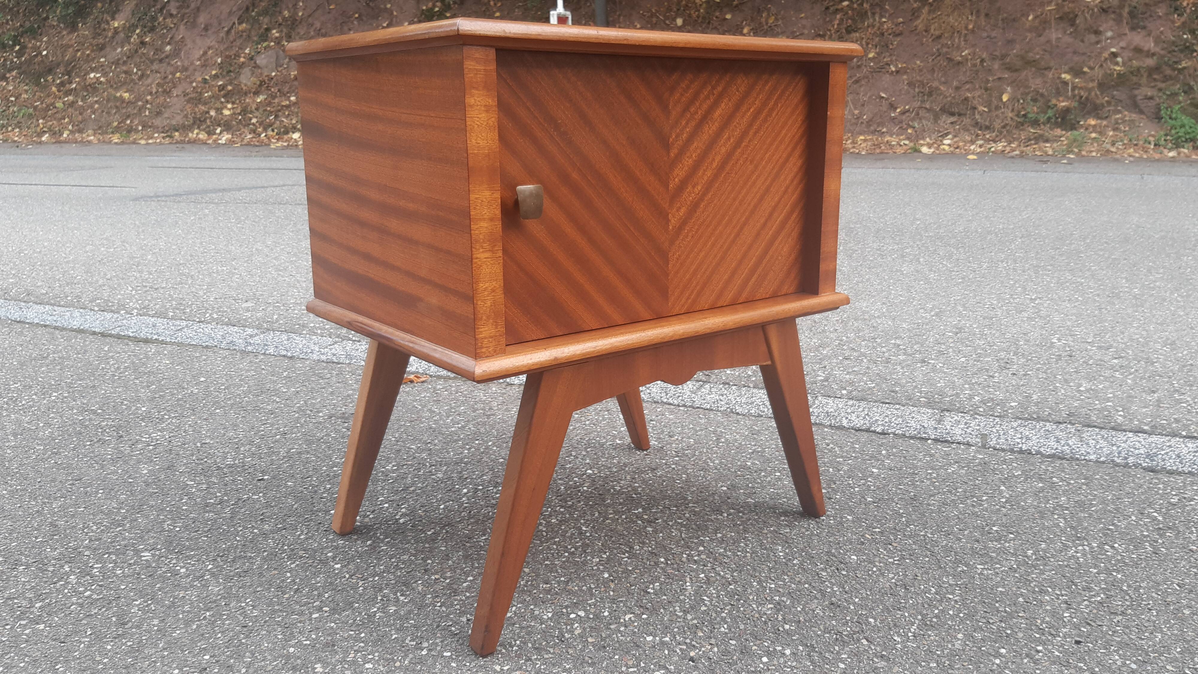 Chevet vintage pieds compas