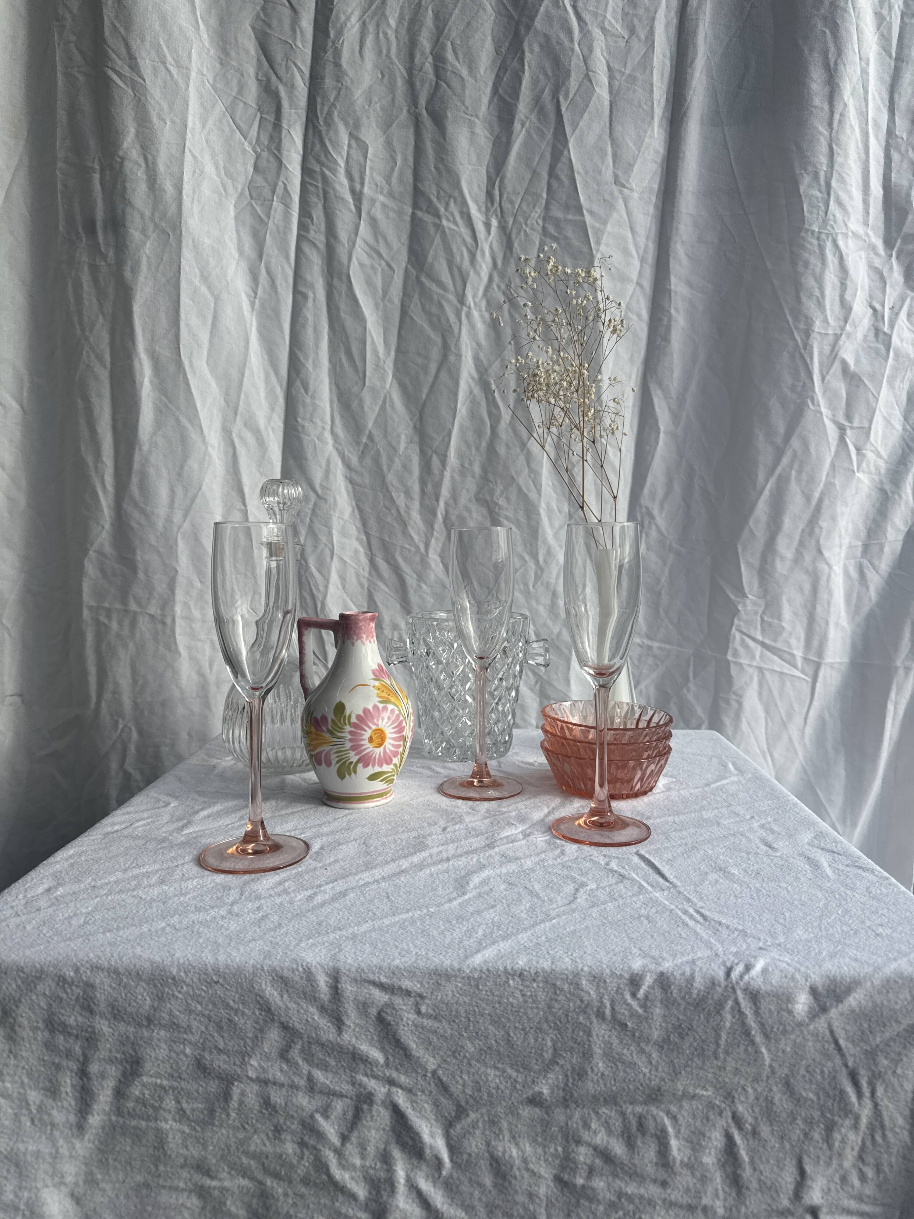 Set of 3 vintage pink champagne flutes H22
