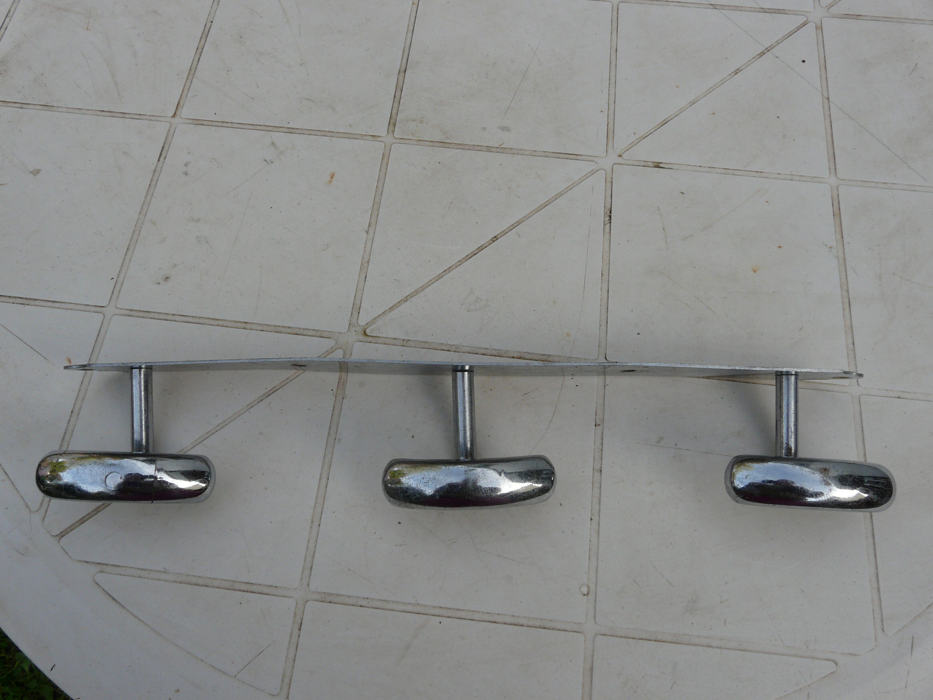 Wall coat rack in chromed metal 3 hooks 50s
