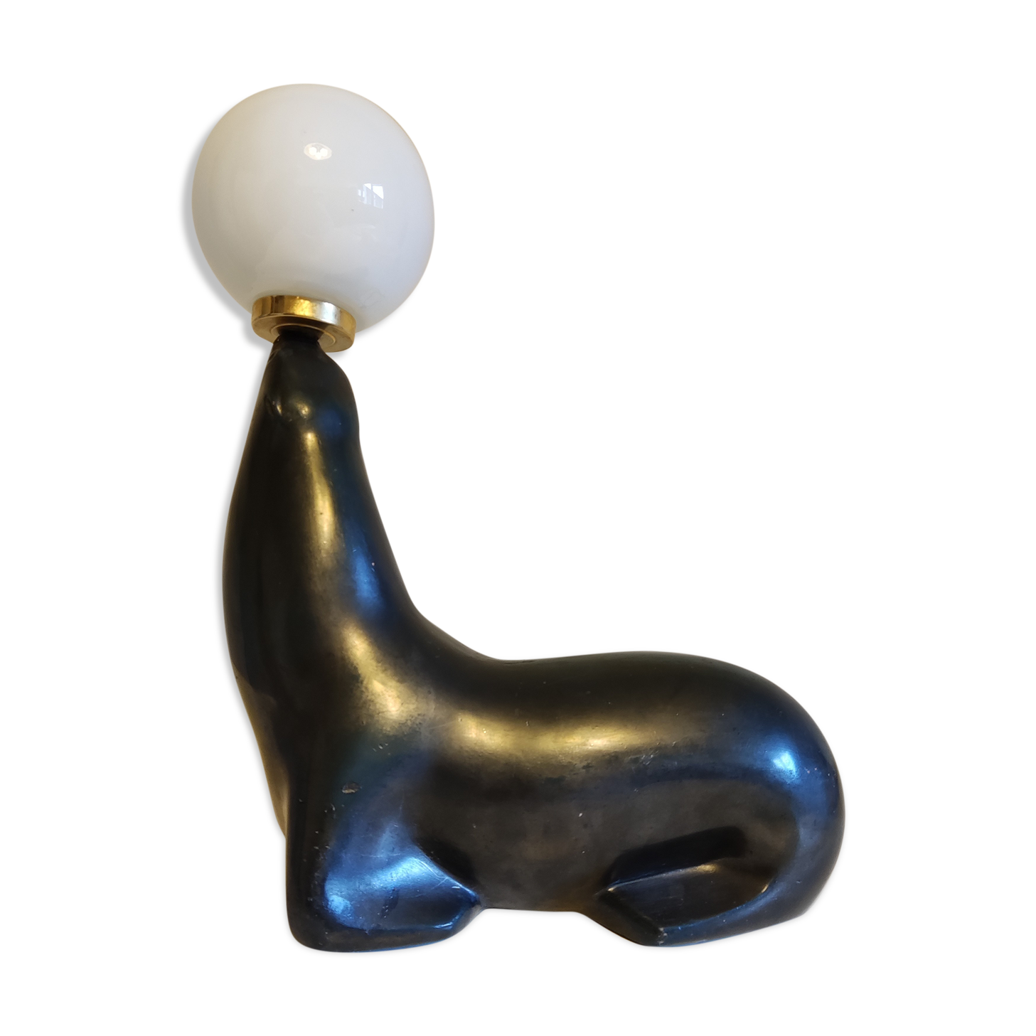 Lampe otarie noire irisée bleue en terre cuite