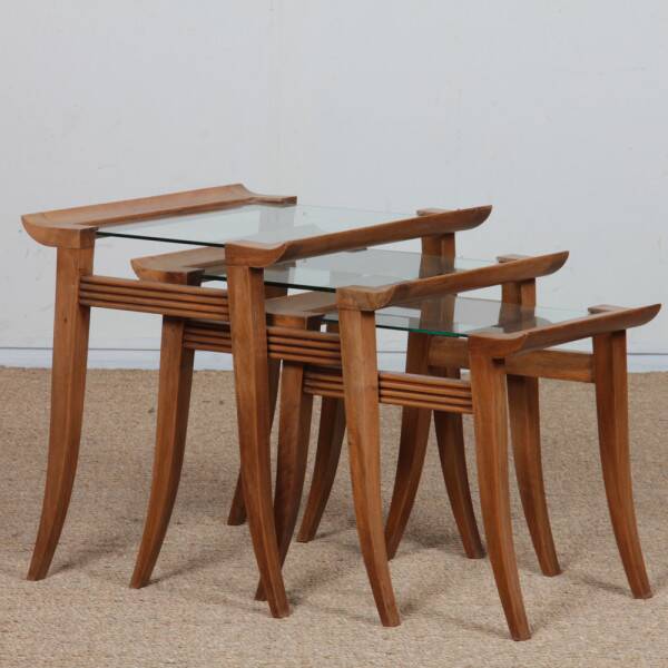 Suite de 3 tables gigognes en noyer par Maxime Old, circa 1940