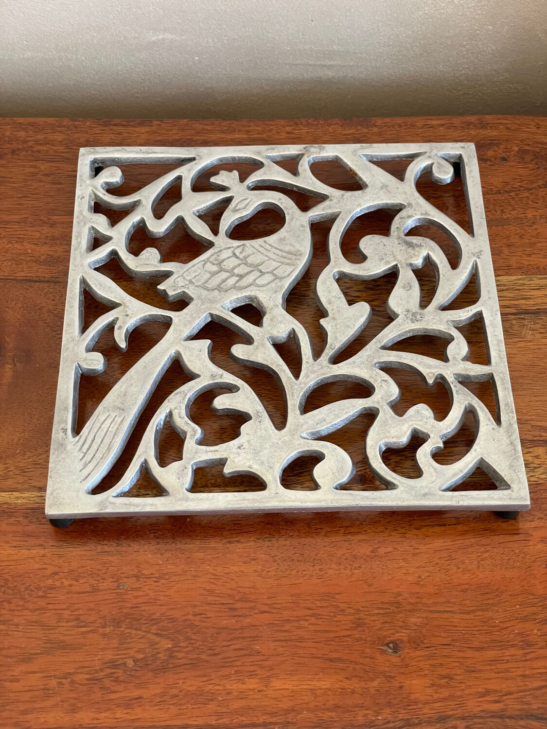 Aluminum peacock trifowl