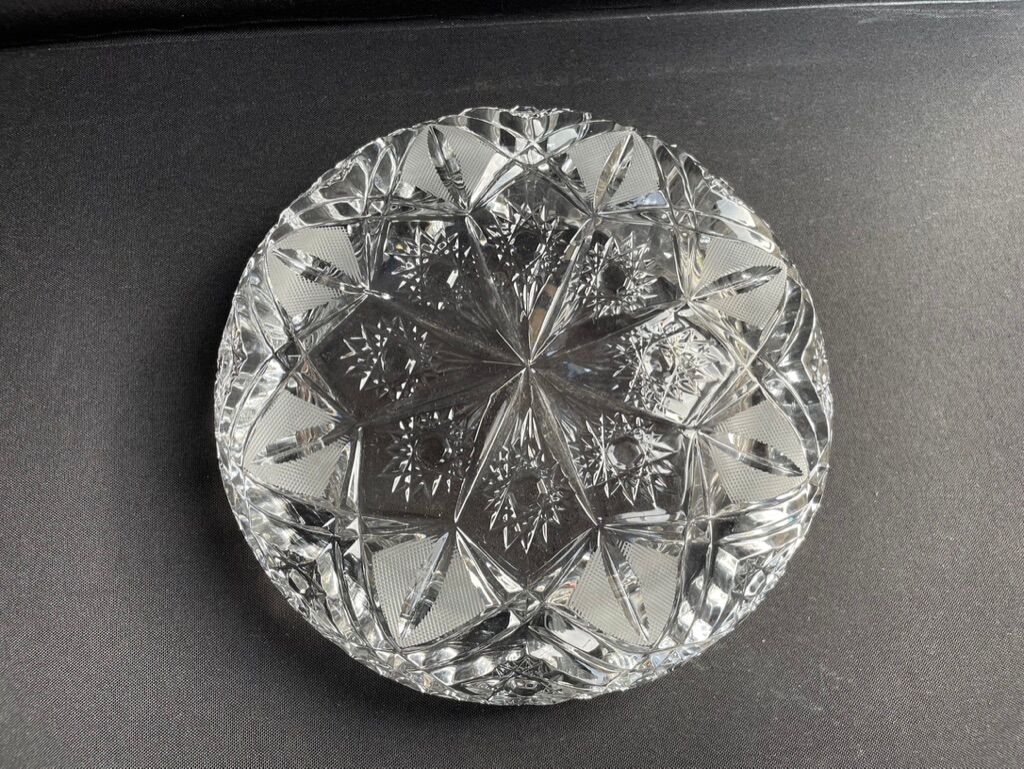 Large cut crystal ashtray – Mid-twentieth century