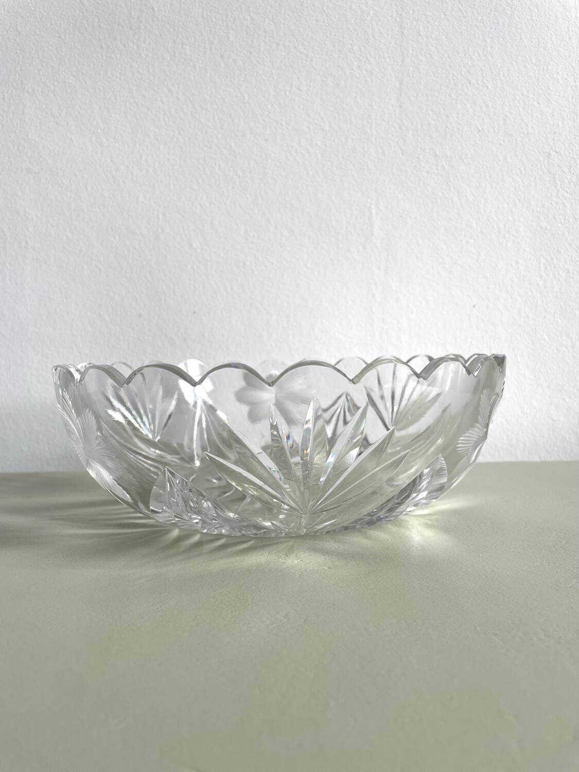 Saladier / coupe à fruits en cristal gravé