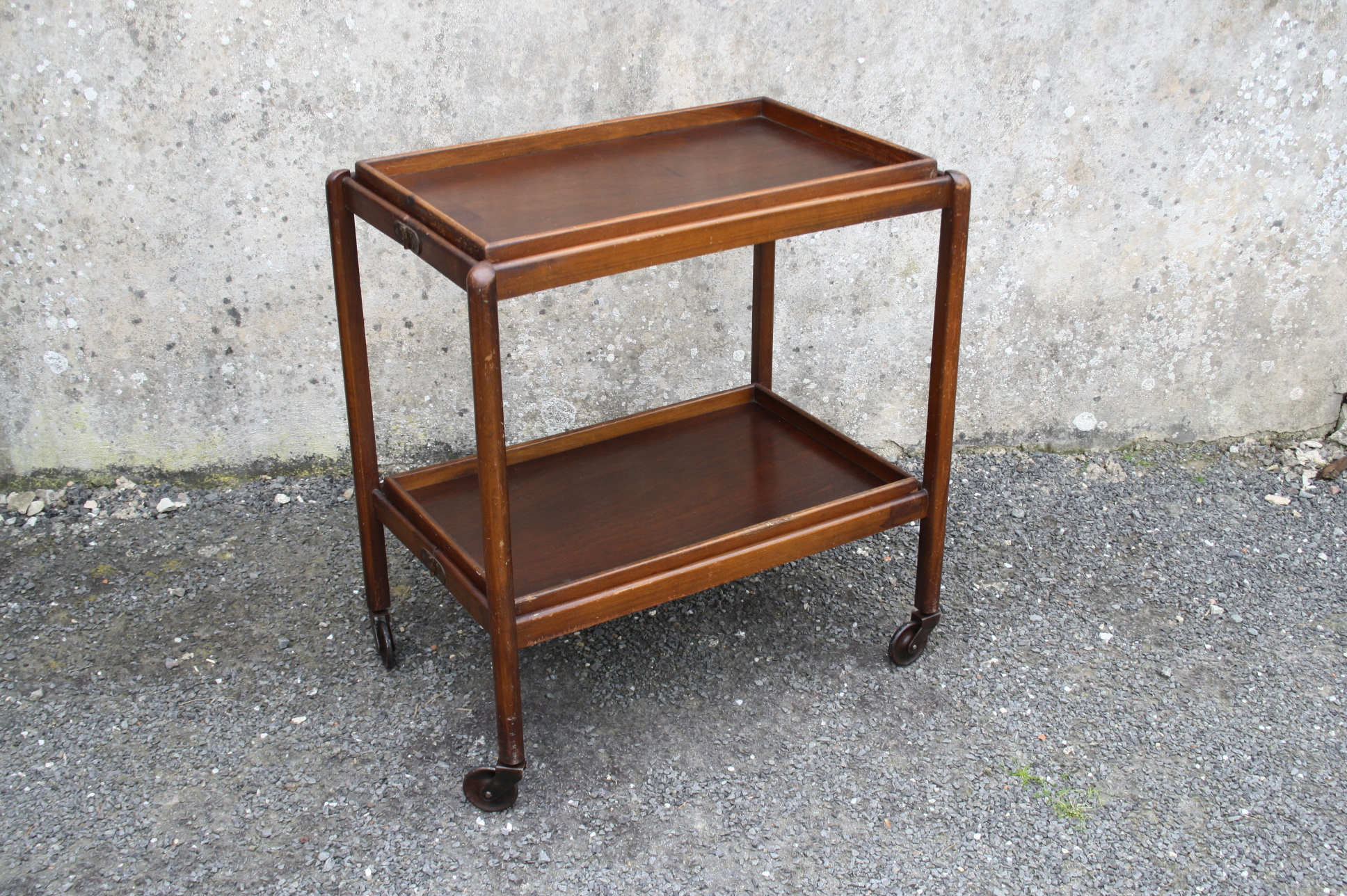 Desserte roulante en bois