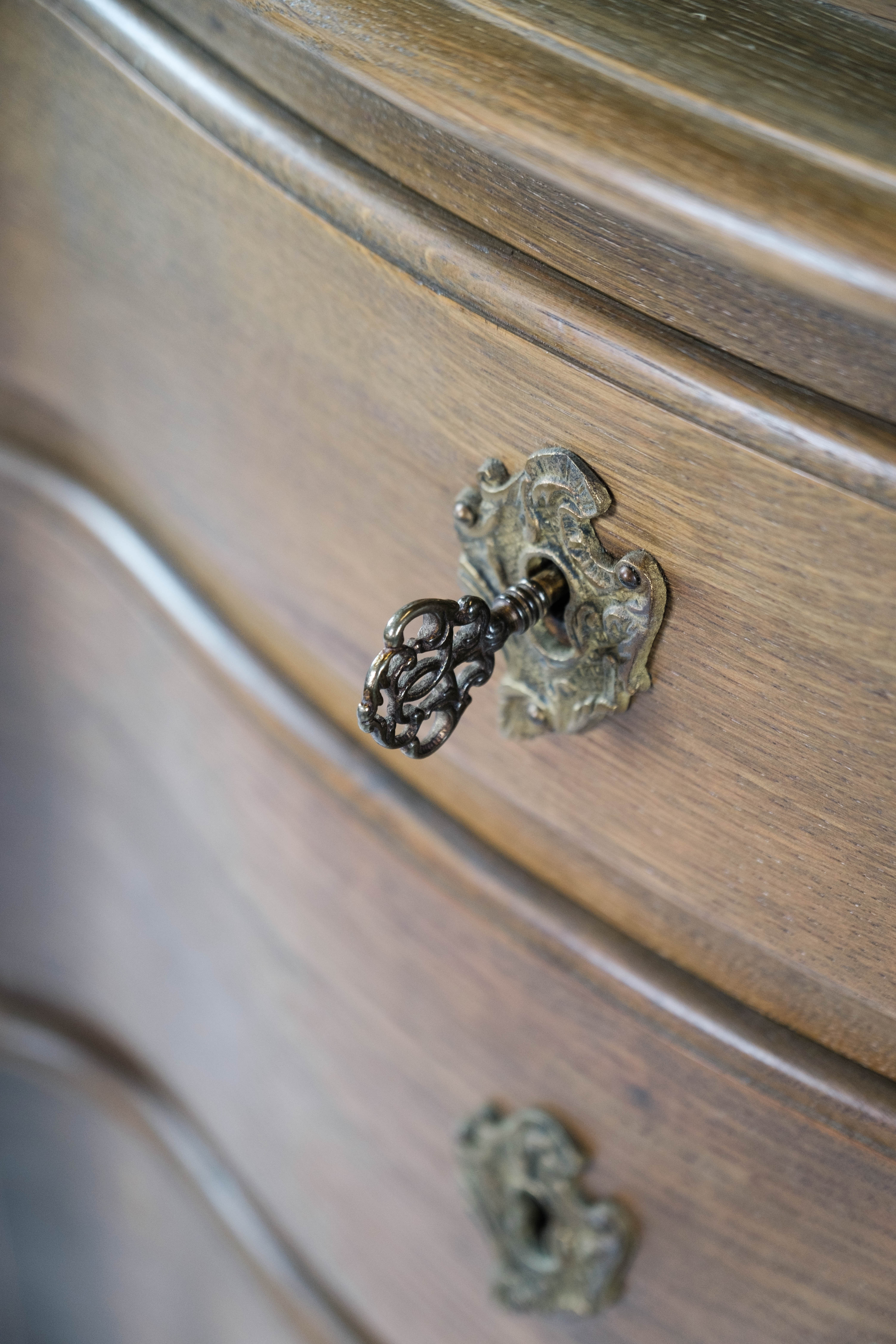 Bureau du chêne foncé, années 1940