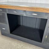 Zinc bar counter