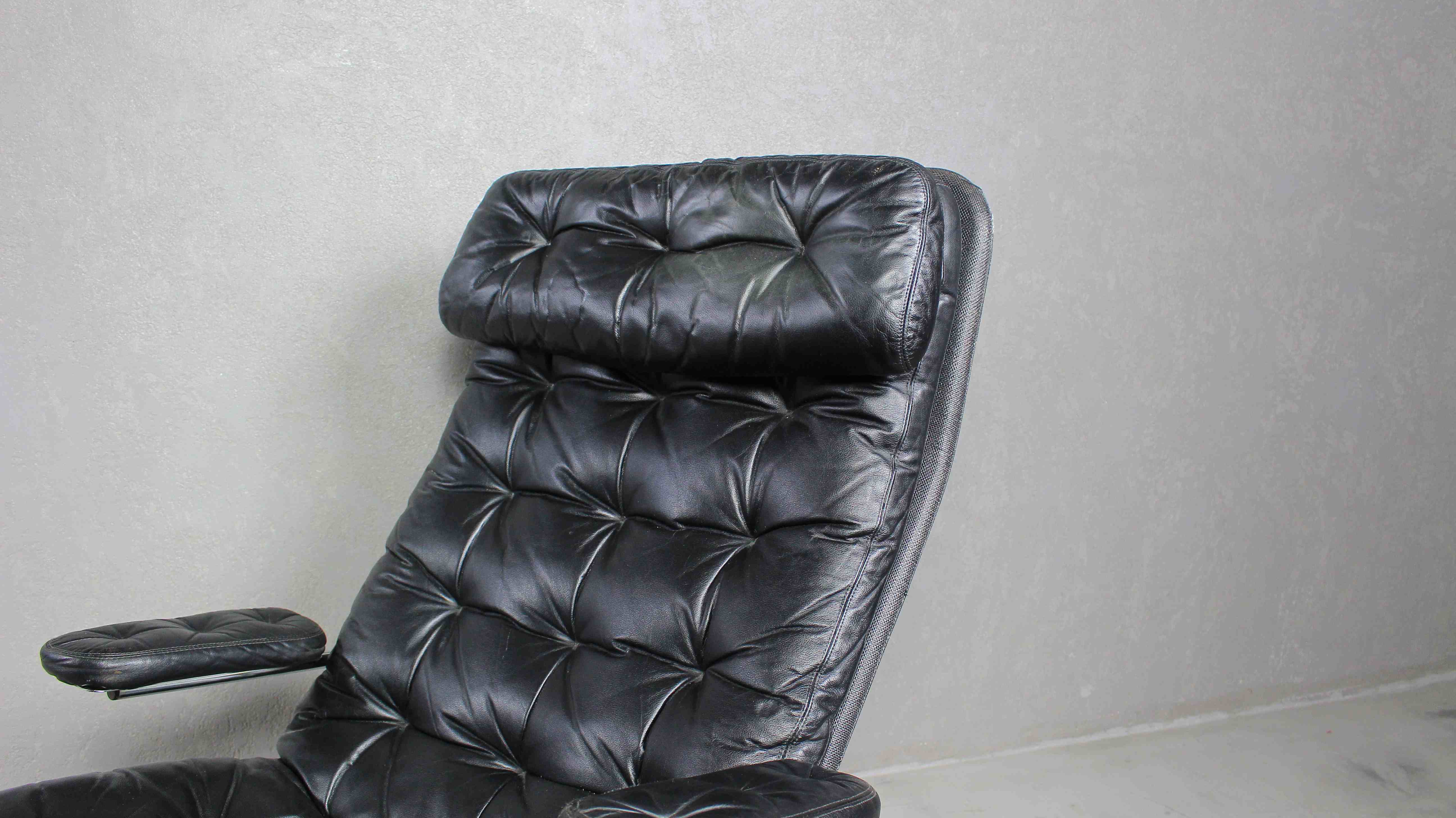 1970s Swedish Leather Chaise by Sam Larsson for DUX